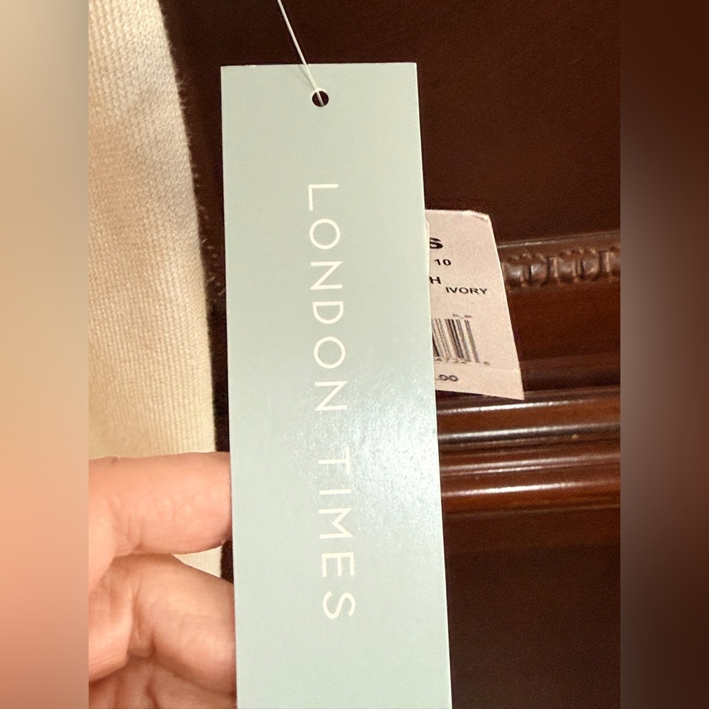 London Times NWT Elegant, white sweater dress with pearl bodice. Stunning Sz Med - Picture 9 of 15